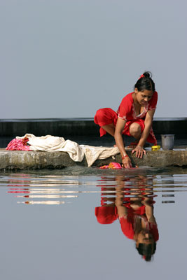 122_C10D2222_Pewameer.jpg Kleren wassen in het Pewameer.